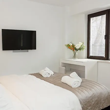 Apartament Three Private Near Port Of By Flat Mаnager Varna