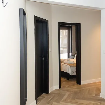 Three Private Near Port Of By Flat Mаnager Βάρνα