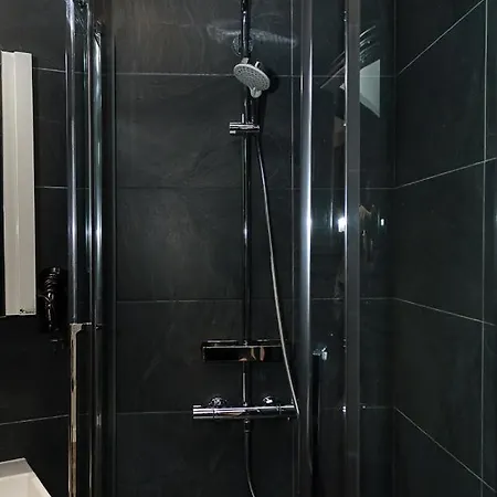 Three Private Near Port Of By Flat Mаnager *