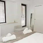 Three Private Near Port Of By Flat Mаnager شقة فارنا