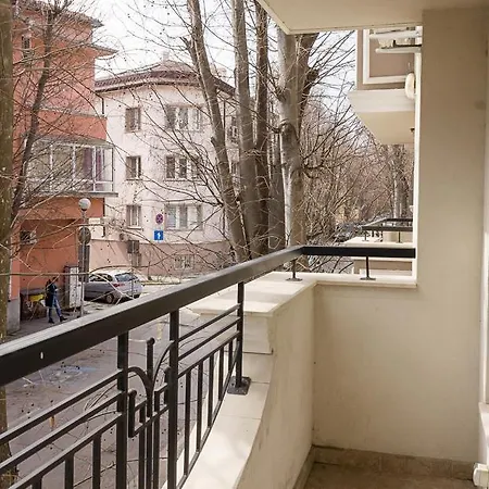 Three Private Near Port Of By Flat Mаnager Apartament