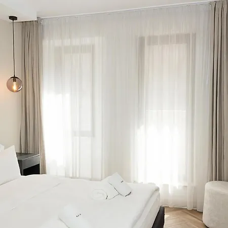 Three Private Near Port Of By Flat Mаnager Warna