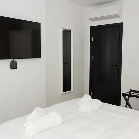 Apartament Three Private Near Port Of By Flat Mаnager *