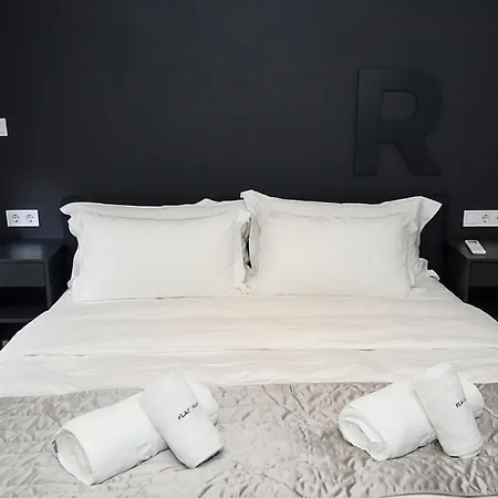 Three Private Near Port Of By Flat Mаnager Apartament Warna