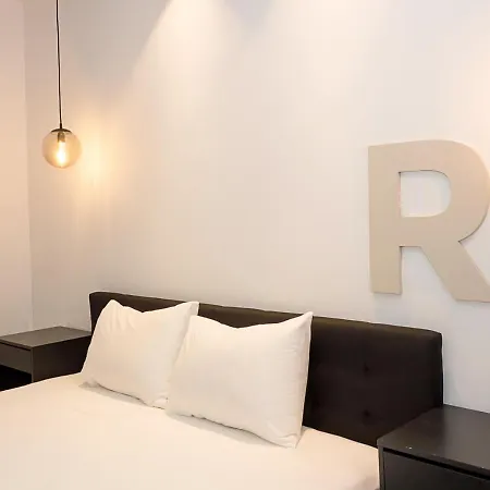 Three Private Near Port Of By Flat Mаnager * וארנה