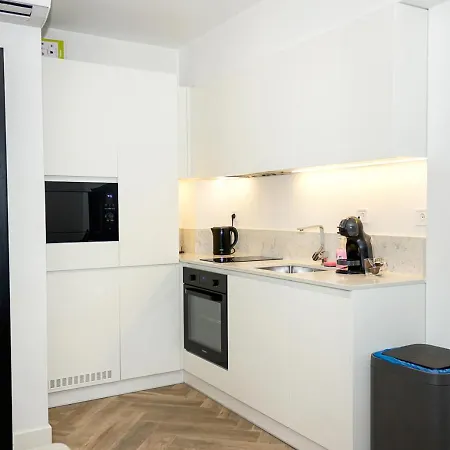 Apartament Three Private Near Port Of By Flat Mаnager *