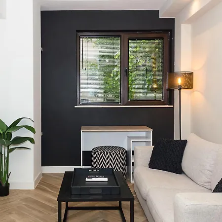 Three Private Near Port Of By Flat Mаnager Apartament Warna