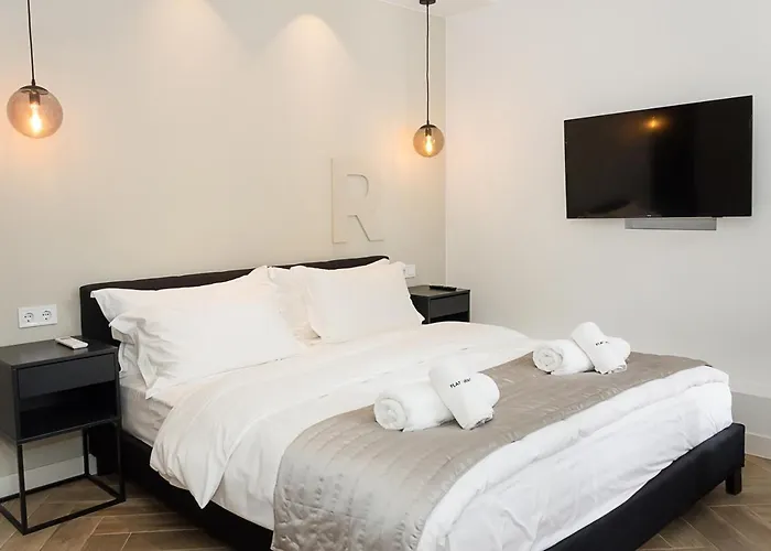 Three Private Near Port Of By Flat Mаnager *