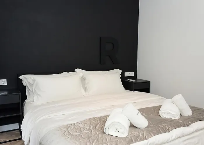 Three Private Near Port Of By Flat Mаnager