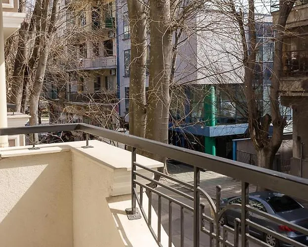 Three Private Near Port Of By Flat Mаnager