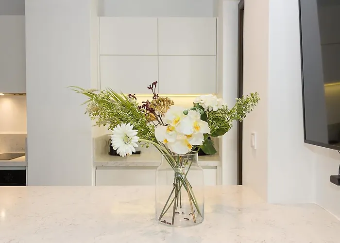 Three Private Near Port Of By Flat Mаnager * וארנה