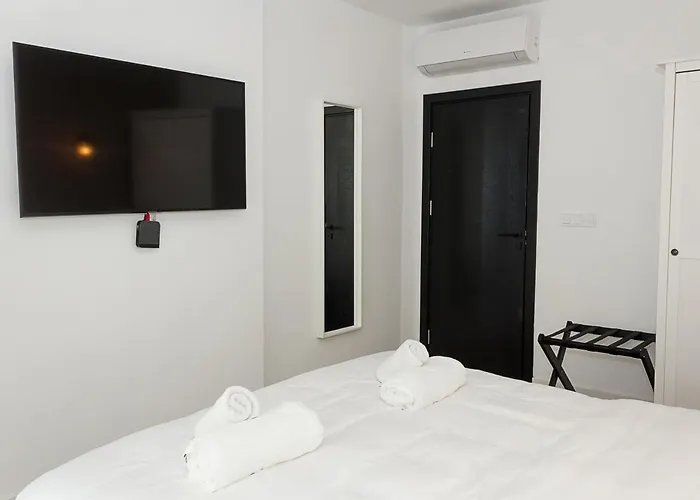 Апартаменты Three Private Near Port Of By Flat Mаnager *