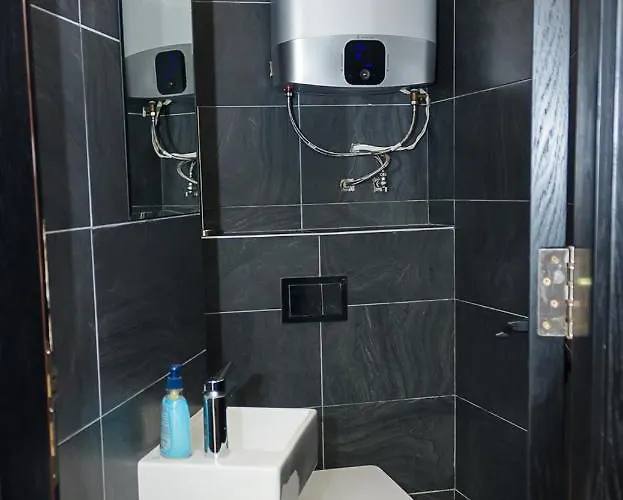 Three Private Near Port Of By Flat Mаnager דירה