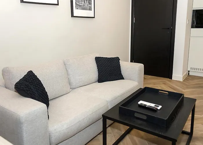 Three Private Near Port Of By Flat Mаnager Апартаменты